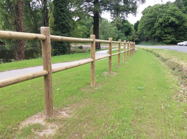 LISSE DE BARRIERE BOIS EN 2 M