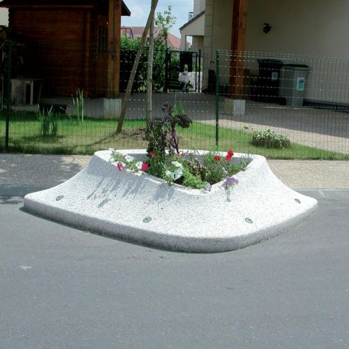 RALENTISSEUR  CHICANE A FLEURIR BETON