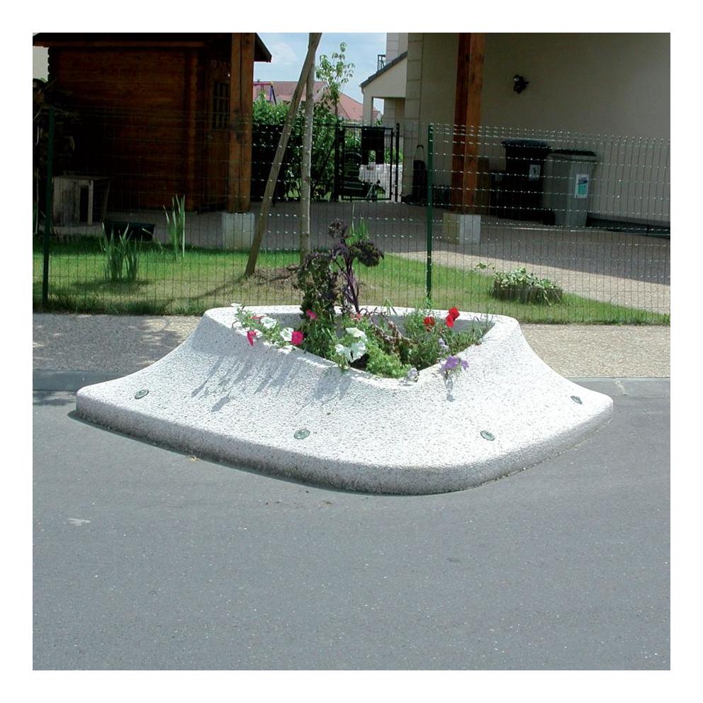 RALENTISSEUR  CHICANE A FLEURIR BETON